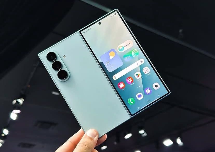 galaxy z fold7 review in mint color